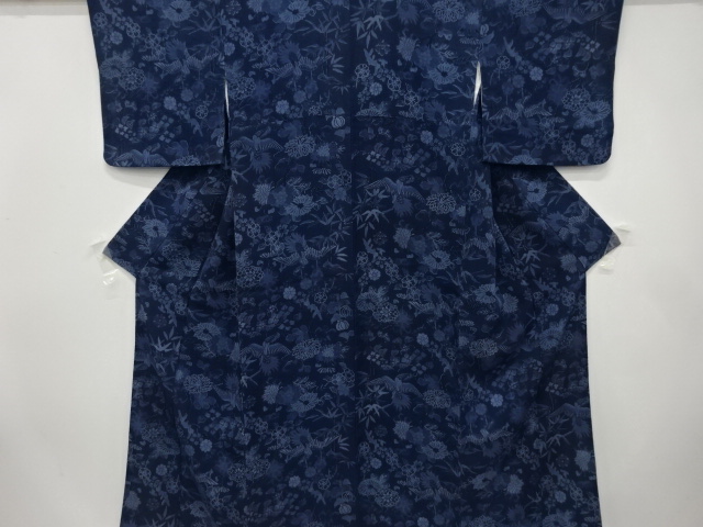 縮緬地　本藍　鳳凰に草花模様　小紋着物